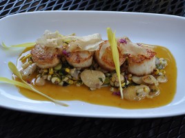 Queequeg's | Nantucket Restaurant