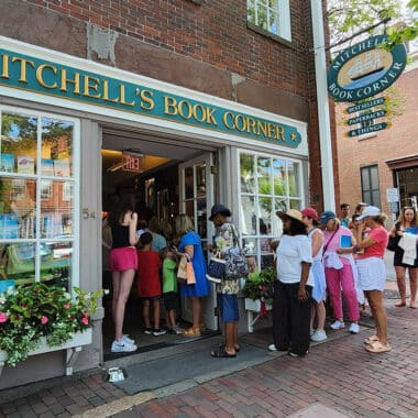 Mitchell's Book Corner, line for Elin Hilderbrand book signing