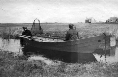 Men in a dory fishing for herring in Madaket (NHA, 1900s)